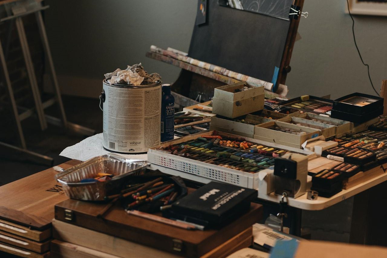 Photo by Alex Lucas: https://www.pexels.com/photo/painting-of-camera-in-room-13465013/